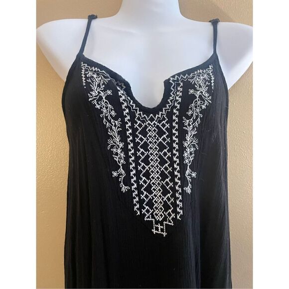 Mossimo Women’s Boho Embroidered Black Mini Dress Size Small - Picture 2 of 4